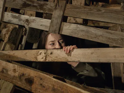 Bà Ấy Không Phải Mẹ Tôi