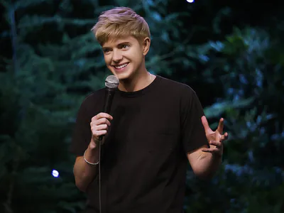 Mae Martin: Nhựa Cây
