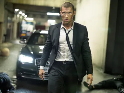 Người Vận Chuyển 4