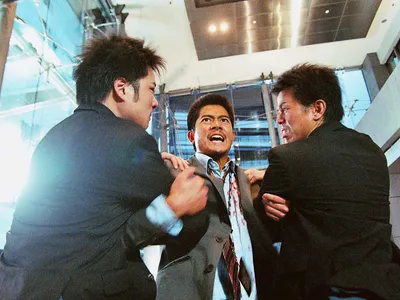 Thiện Ác Đối Đầu